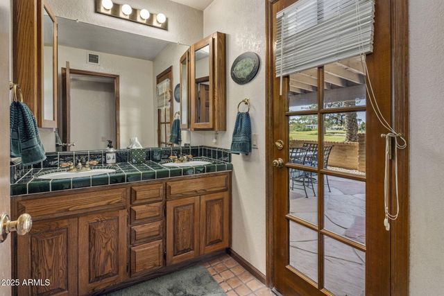 5555 E TURQUOISE Avenue, Paradise Valley, AZ 85253