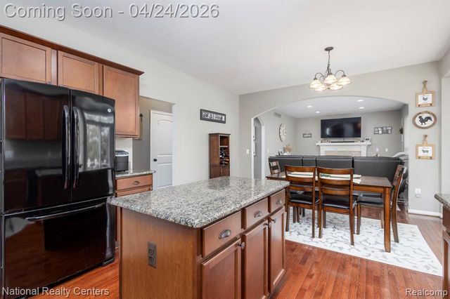 18 Wildrose Drive, White Lake, MI 48386