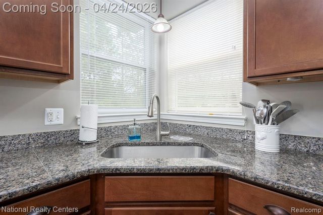 18 Wildrose Drive, White Lake, MI 48386