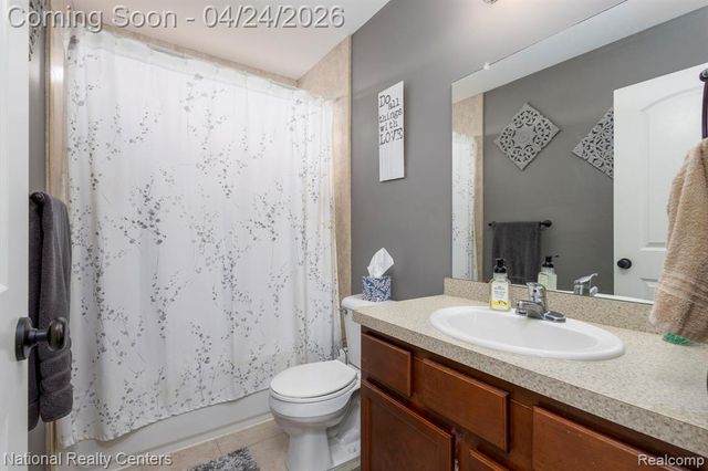 18 Wildrose Drive, White Lake, MI 48386