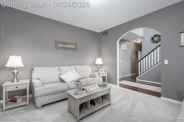 18 Wildrose Drive, White Lake, MI 48386