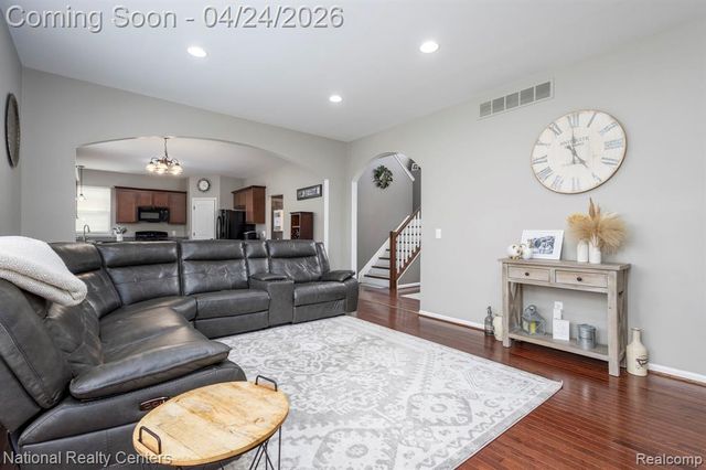 18 Wildrose Drive, White Lake, MI 48386