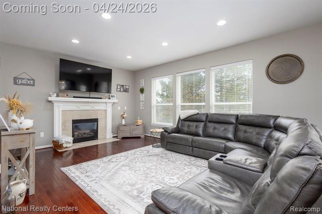 18 Wildrose Drive, White Lake, MI 48386