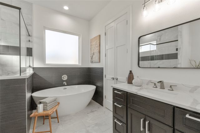 225 Saint Andrews Drive, Mabank, TX 75156