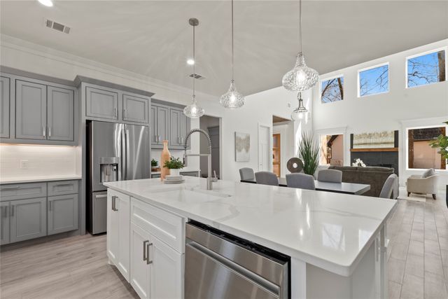 225 Saint Andrews Drive, Mabank, TX 75156