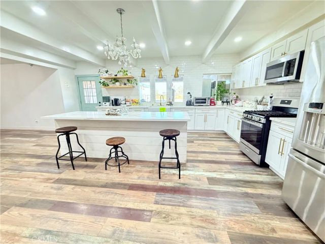 21868 Isatis Avenue, Apple Valley, CA 92307