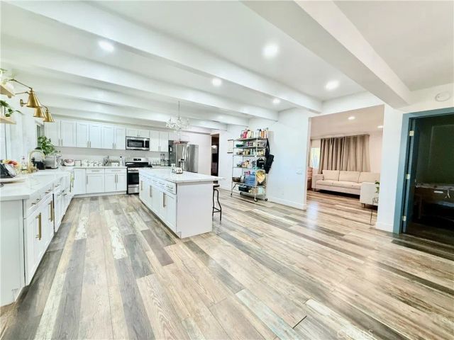 21868 Isatis Avenue, Apple Valley, CA 92307