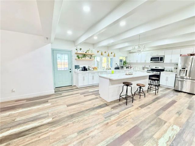 21868 Isatis Avenue, Apple Valley, CA 92307