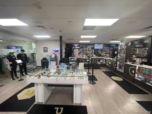 11397 W Jefferson Avenue, River Rouge, MI 48218