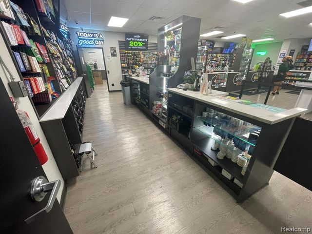 11397 W Jefferson Avenue, River Rouge, MI 48218