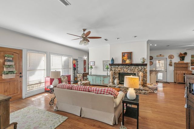 608 Jamestown Blvd, Dothan, AL 36301