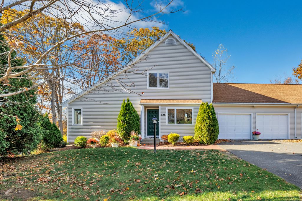 328 Navajo Loop 328, Shelton, CT 06484