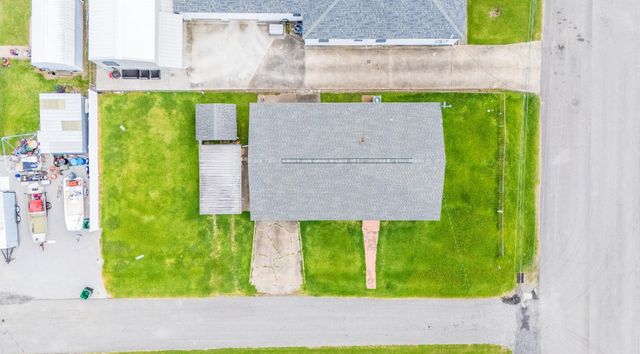 605 8th St, Lockport, LA 70374