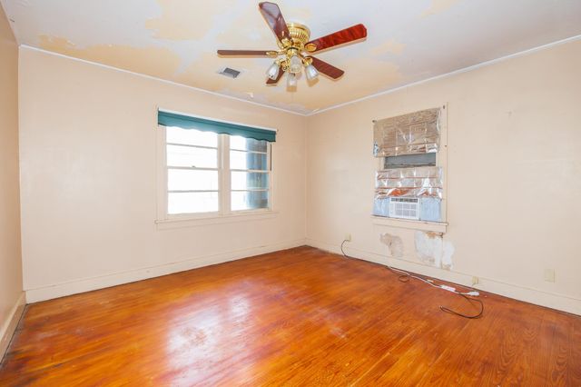 605 8th St, Lockport, LA 70374