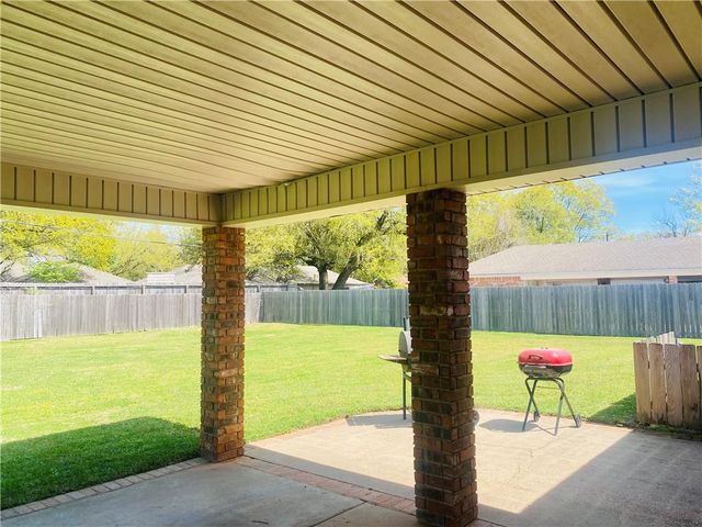 437 HIGHPOINT Drive, Alexandria, LA 71303