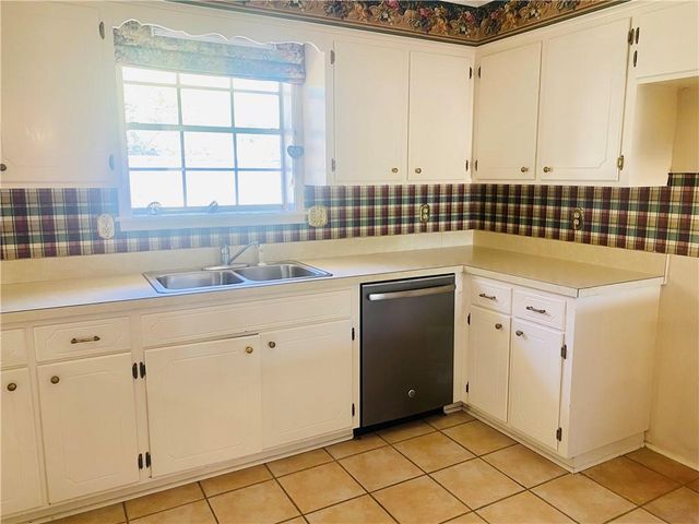 437 HIGHPOINT Drive, Alexandria, LA 71303