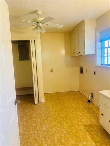 437 HIGHPOINT Drive, Alexandria, LA 71303