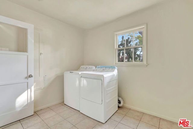 3725 S Victoria Avenue, Los Angeles, CA 90016