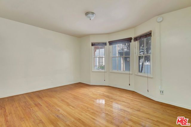 3725 S Victoria Avenue, Los Angeles, CA 90016