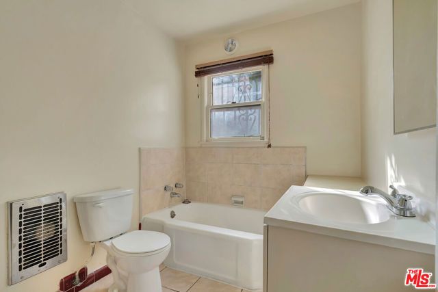 3725 S Victoria Avenue, Los Angeles, CA 90016