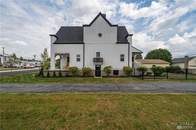 214 Hay Avenue, Brookville, OH 45309