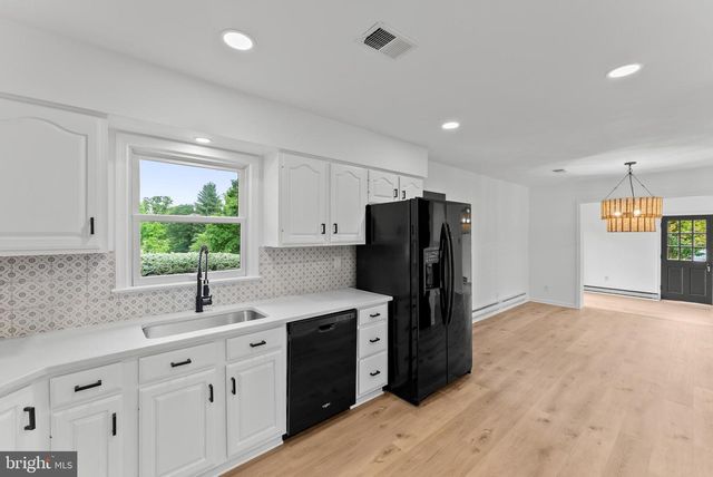 9706 SIGNAL CT, Manassas, VA 20111