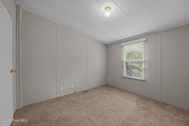 291 Meadow Lane, Burgaw, NC 28425