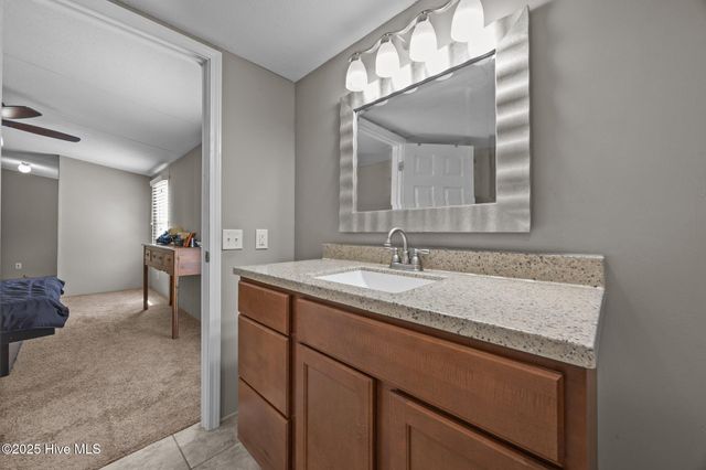 291 Meadow Lane, Burgaw, NC 28425