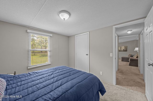 291 Meadow Lane, Burgaw, NC 28425