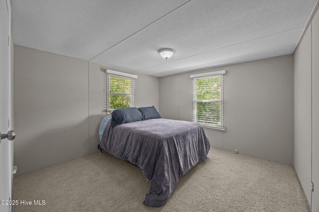 291 Meadow Lane, Burgaw, NC 28425