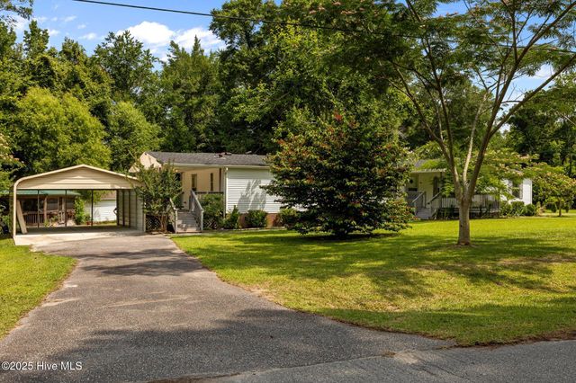 291 Meadow Lane, Burgaw, NC 28425
