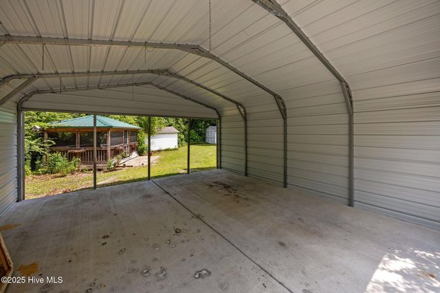 291 Meadow Lane, Burgaw, NC 28425