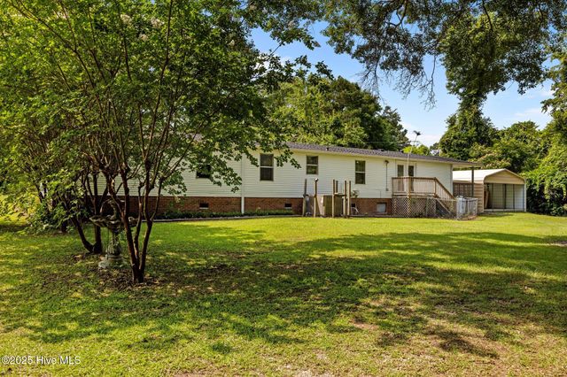 291 Meadow Lane, Burgaw, NC 28425