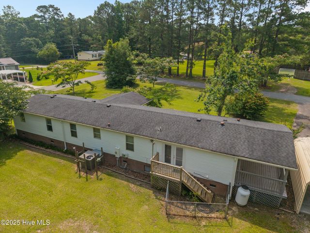 291 Meadow Lane, Burgaw, NC 28425