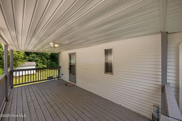 291 Meadow Lane, Burgaw, NC 28425