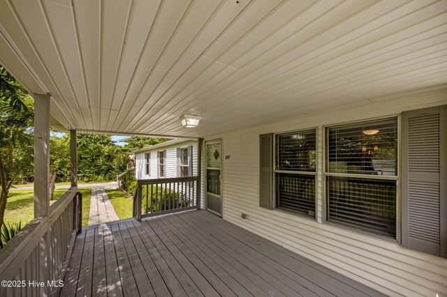 291 Meadow Lane, Burgaw, NC 28425
