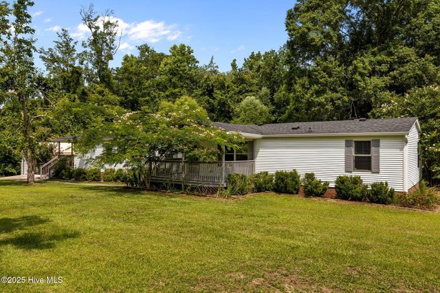 291 Meadow Lane, Burgaw, NC 28425