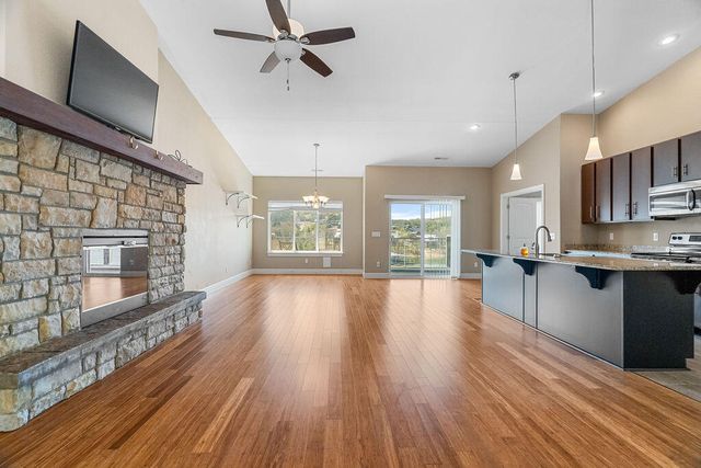 218 Vacation Ln, 7, Reeds Spring, MO 65737
