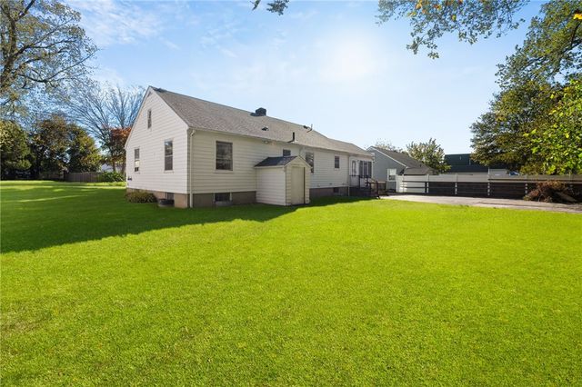 12 Oakland Avenue, Johnston, RI 02919