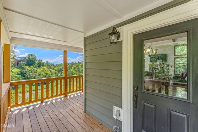 2123 Megan Ridge Drive, Sevierville, TN 37876