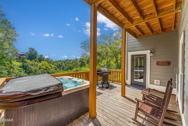 2123 Megan Ridge Drive, Sevierville, TN 37876