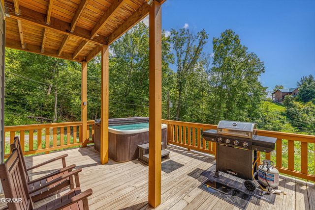 2123 Megan Ridge Drive, Sevierville, TN 37876