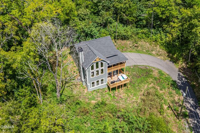 2123 Megan Ridge Drive, Sevierville, TN 37876