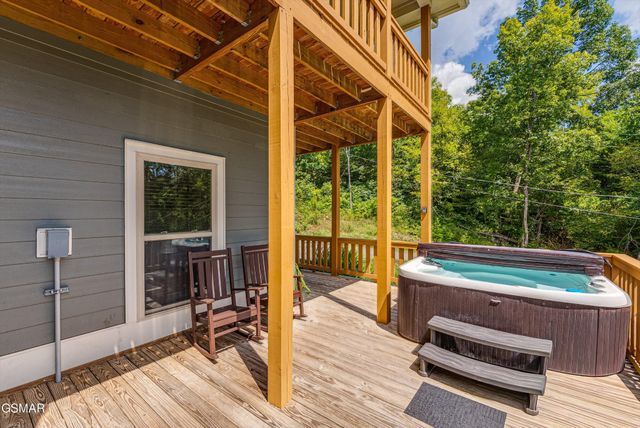 2123 Megan Ridge Drive, Sevierville, TN 37876