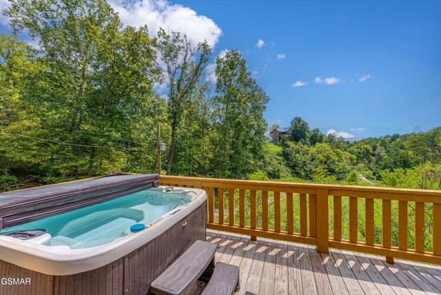 2123 Megan Ridge Drive, Sevierville, TN 37876