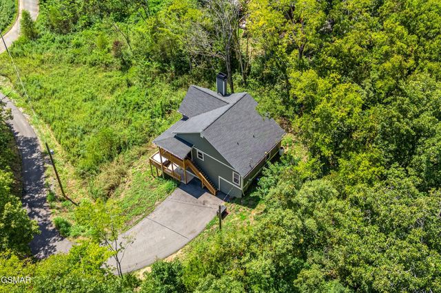 2123 Megan Ridge Drive, Sevierville, TN 37876