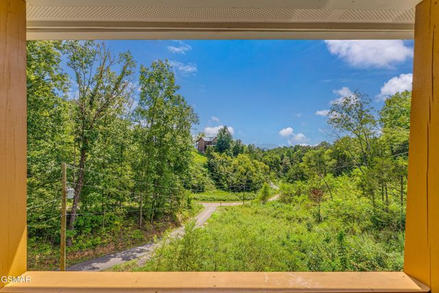 2123 Megan Ridge Drive, Sevierville, TN 37876