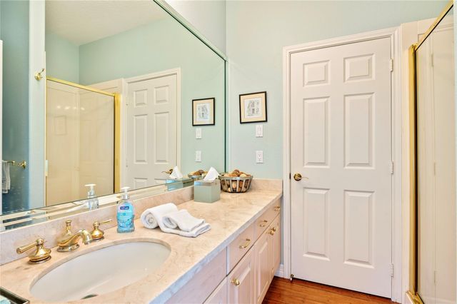 5123 W Bayshore Drive, Bacliff, TX 77518