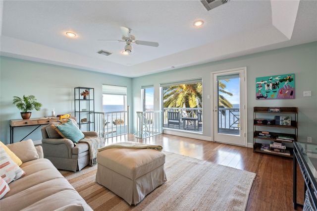 5123 W Bayshore Drive, Bacliff, TX 77518