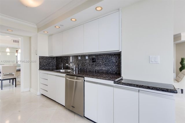 4000 Towerside Ter 1701, Miami, FL 33138